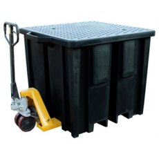 Recycled polyethylene IBC spill pallet with FLT access