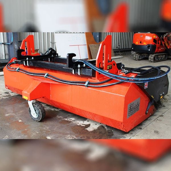 Invicta Quick Hitch Hydraulic Sweeper/Collector Attachment